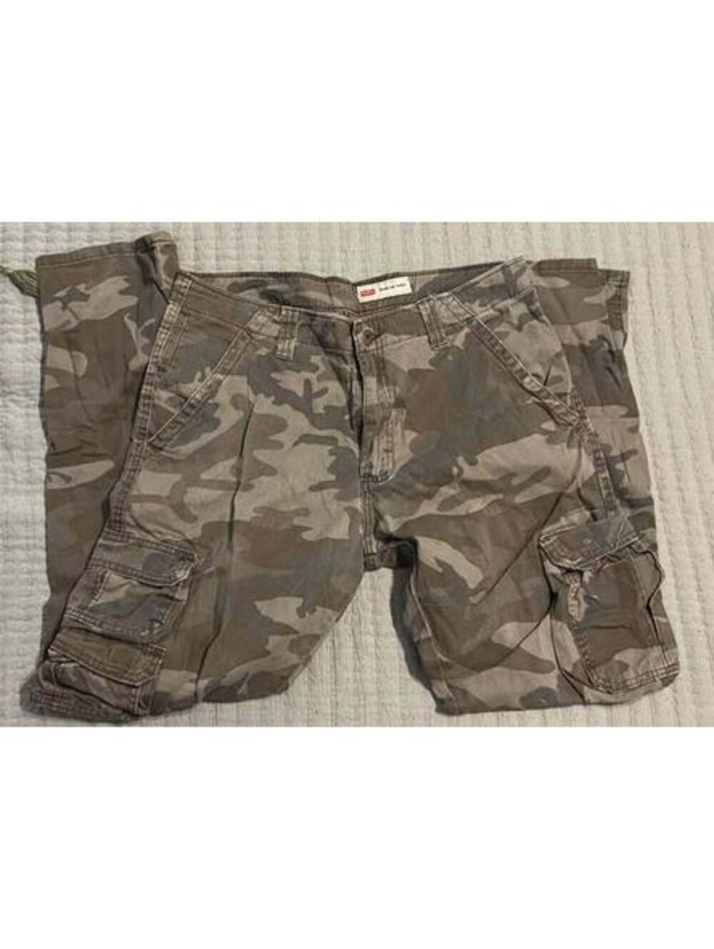 Men’s skinny camo wrangler pants 32x32